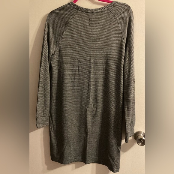 Women’s Size Medium Dress. Mini Houndstooth Print - Picture 4 of 4